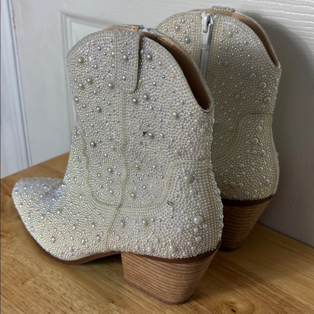 Betsey Johnson Emory Glass Stone Western Boot Pearl White Ankle boot Size 8 - Picture 3 of 11